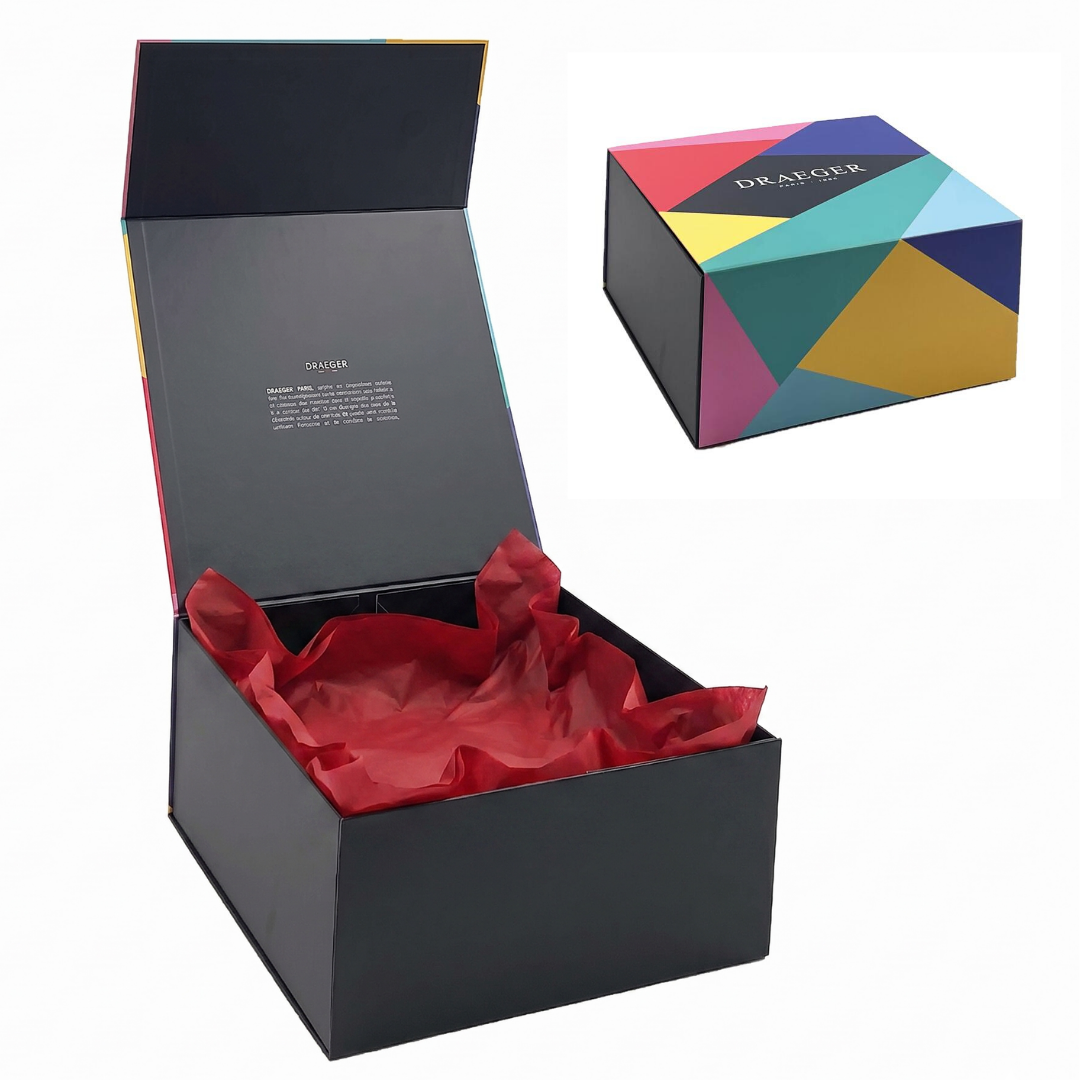 Boîte cadeau avec papier de soie rouge