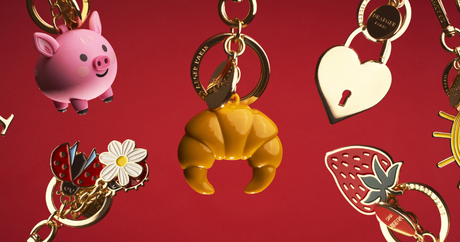 Comment personnaliser son sac avec des charms : guide DRAEGER
