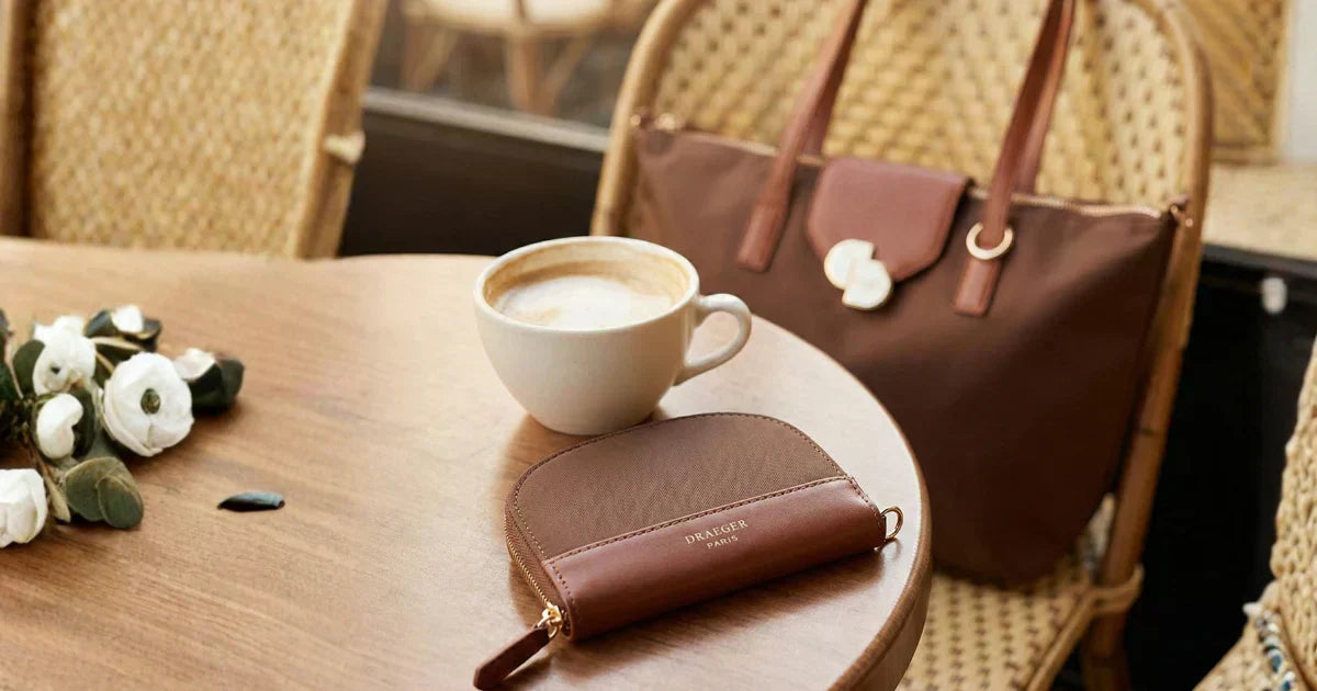 Bien choisir sa petite maroquinerie et l'accorder à son sac