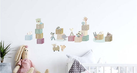 STICKERS CHAMBRE BÉBÉ : UNE DÉCORATION MURALE QUI INVITE AU RÊVE…