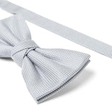 Pajarita gris con múltiples diamantes