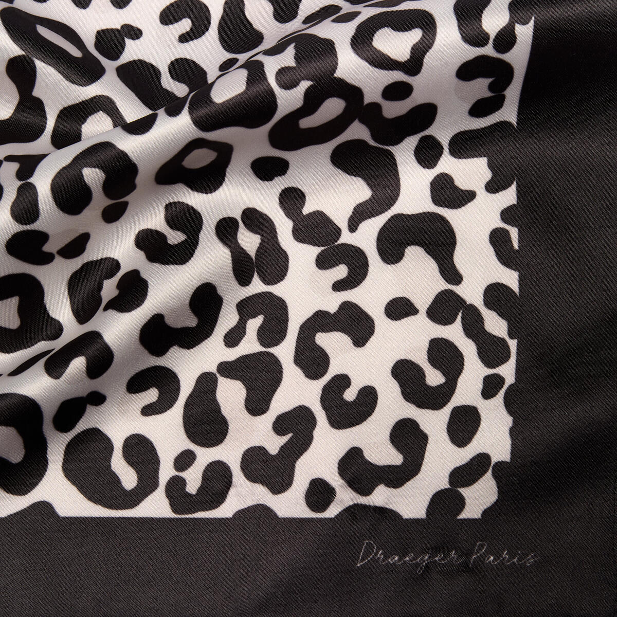 Carré chic Léopard noir 3