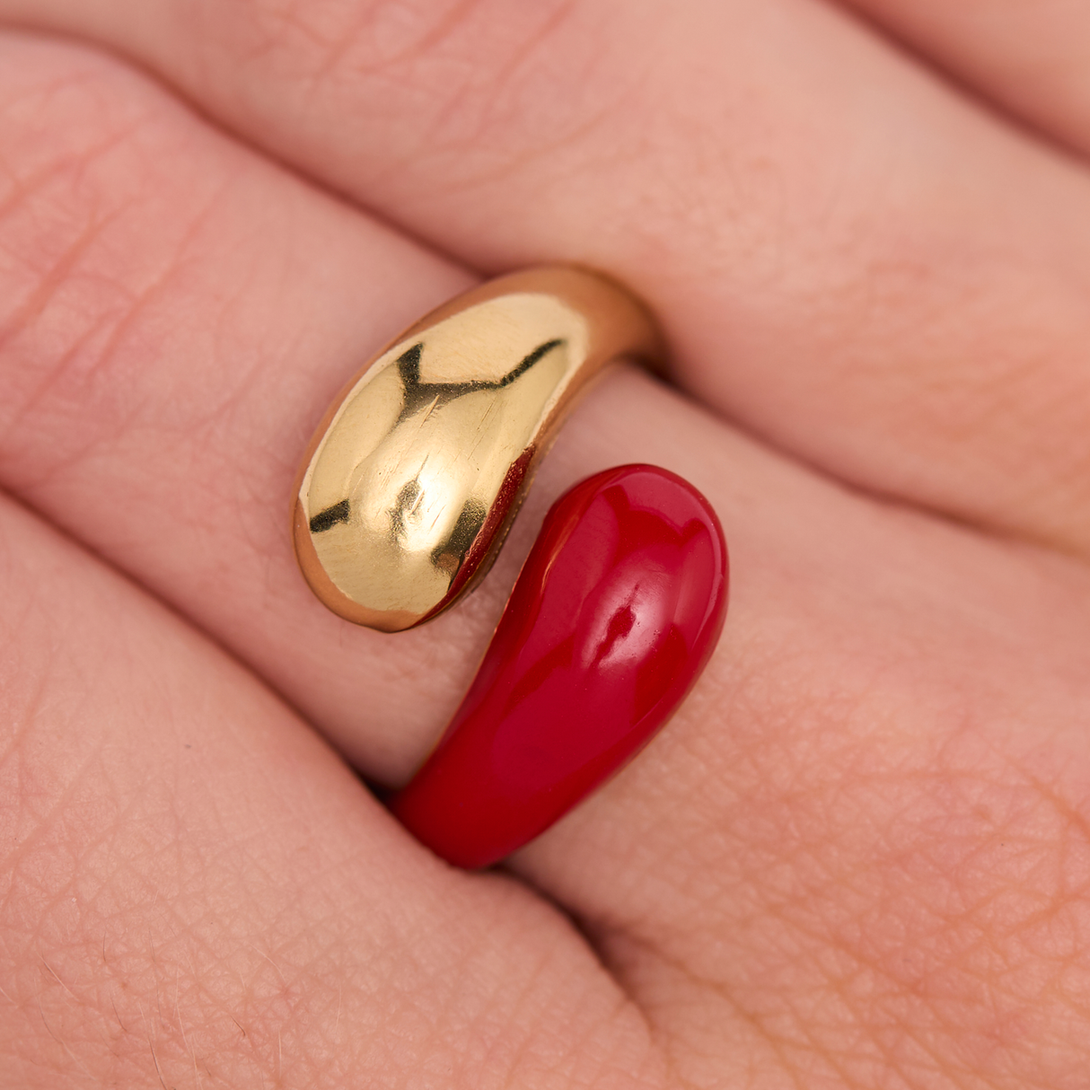 Anillo con dije de onda de acero inoxidable - Oro