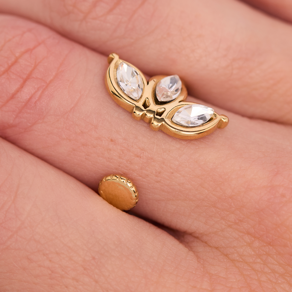 Anillo con dije de onda de acero inoxidable - Oro