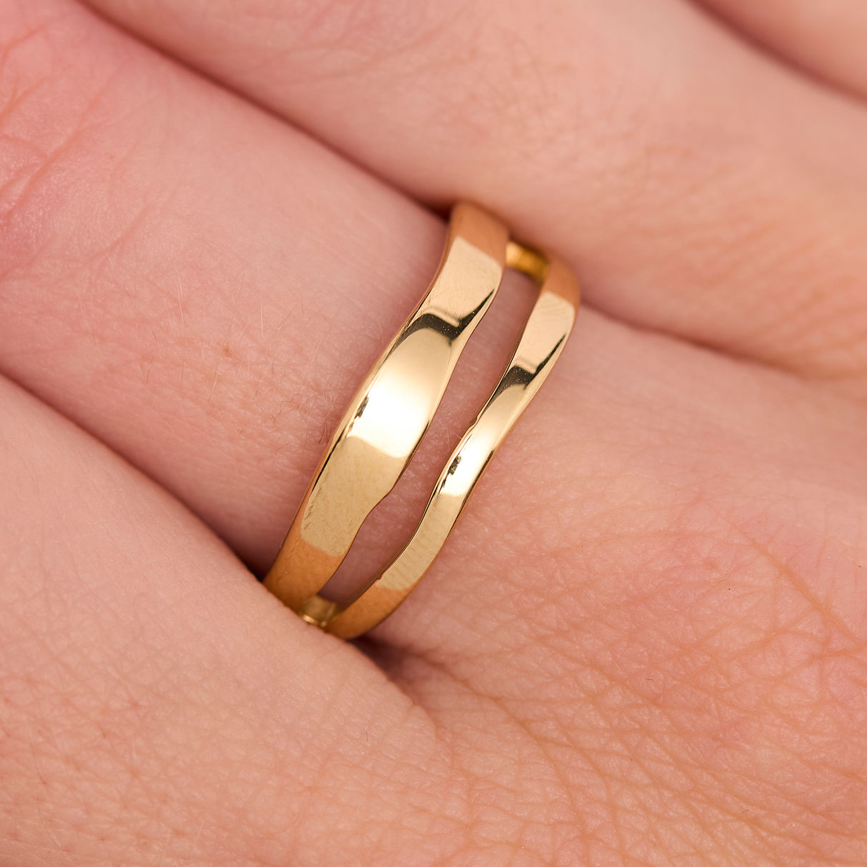 Anillo con dije de onda de acero inoxidable - Oro